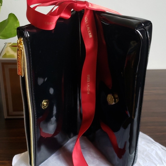 ☃️Estēe Lauder Clutch ⛄ - Picture 2 of 5